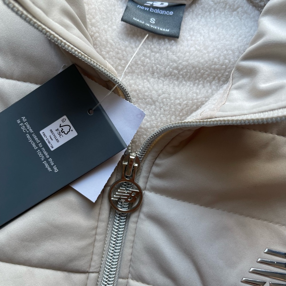 New Balance Women's Beige‎ Puffer Jacket